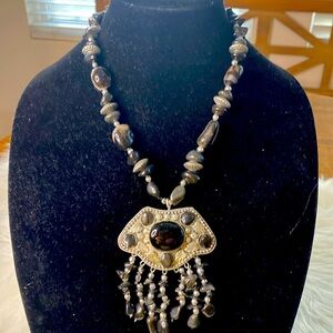 Agate and Silver Metal chunky necklace